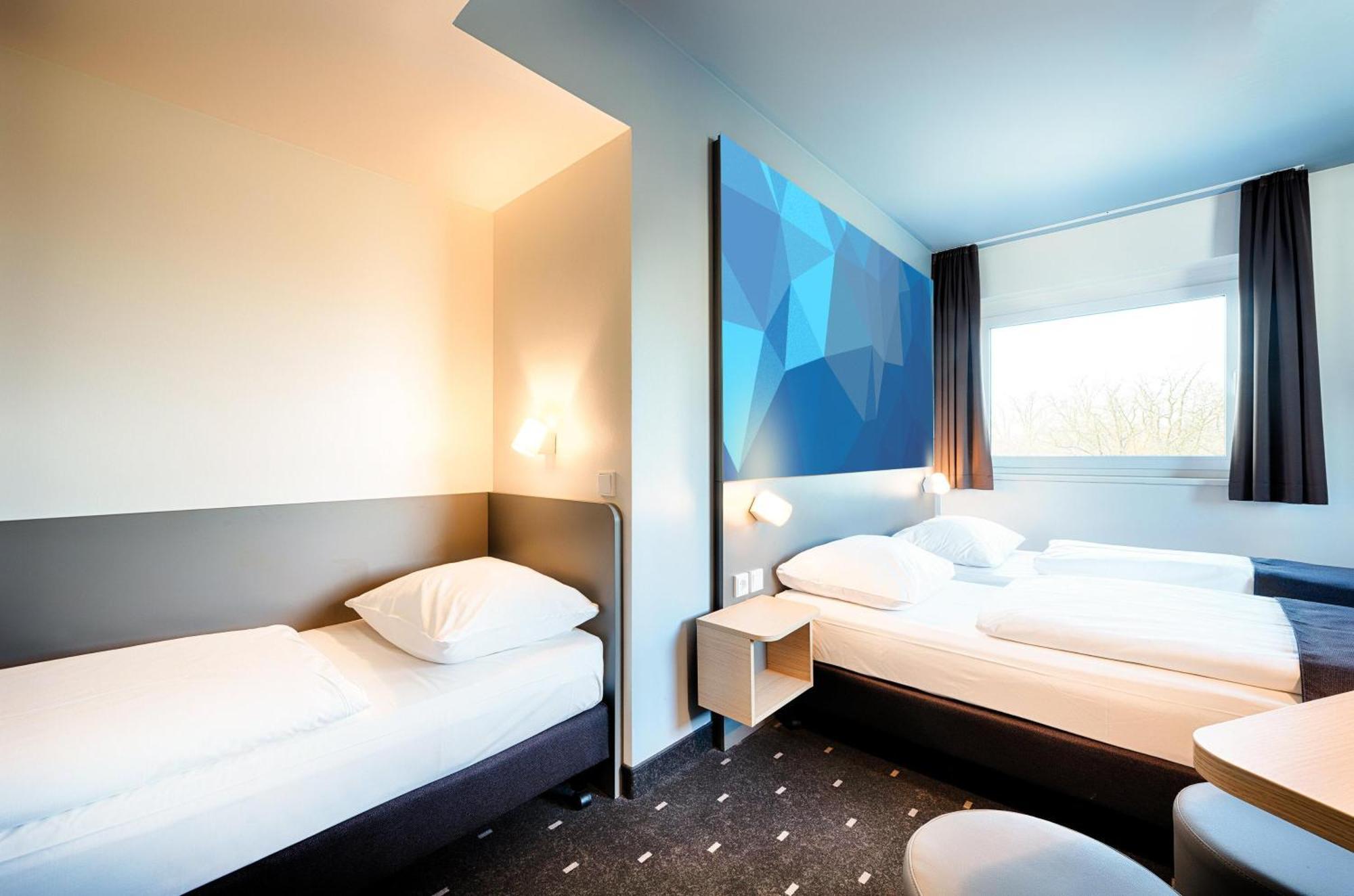 B&B Hotel Aalborg Esterno foto