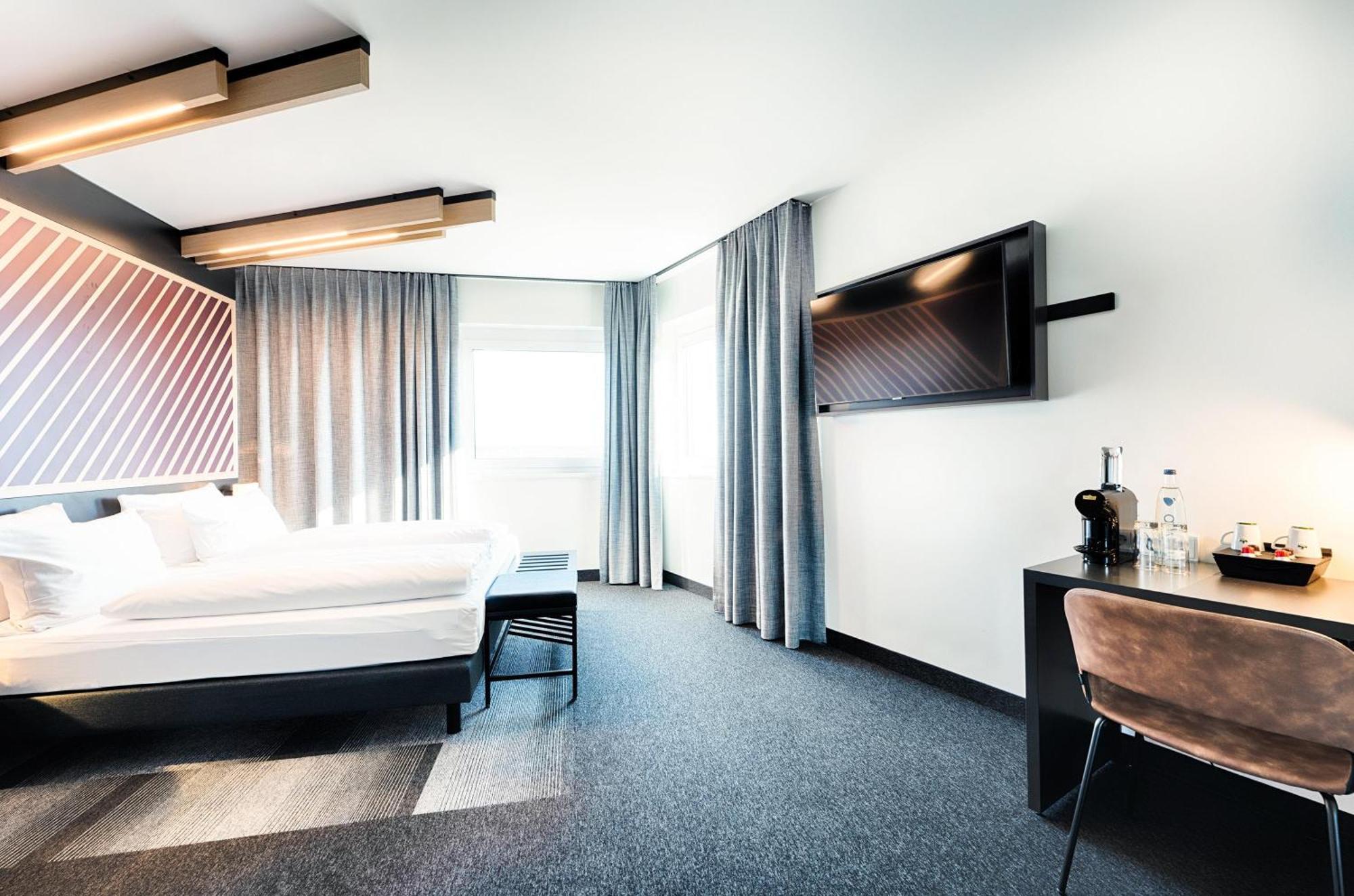 B&B Hotel Aalborg Esterno foto