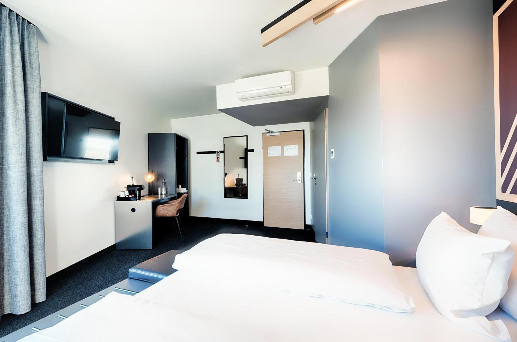 B&B Hotel Aalborg Esterno foto