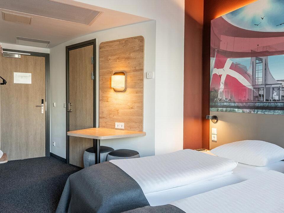 B&B Hotel Aalborg Esterno foto