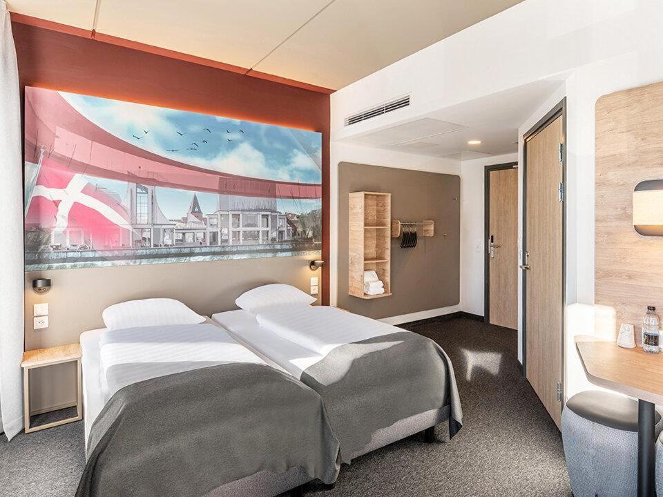 B&B Hotel Aalborg Esterno foto