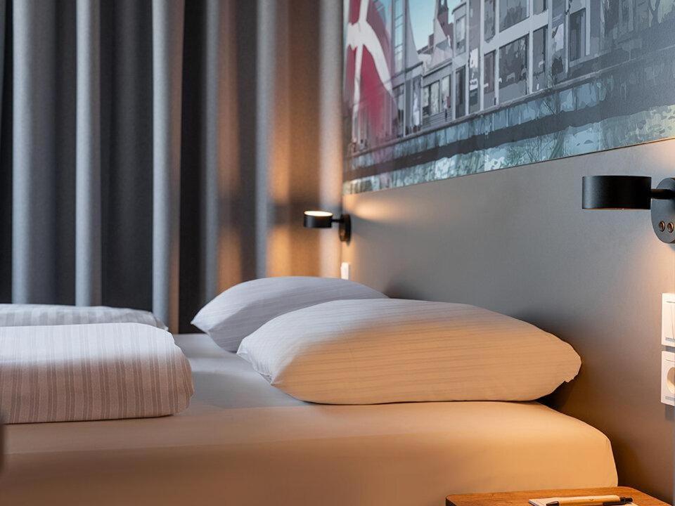 B&B Hotel Aalborg Esterno foto