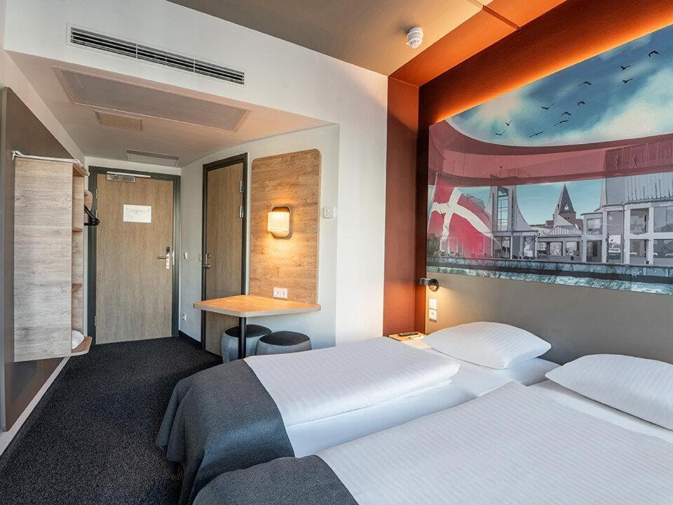 B&B Hotel Aalborg Esterno foto